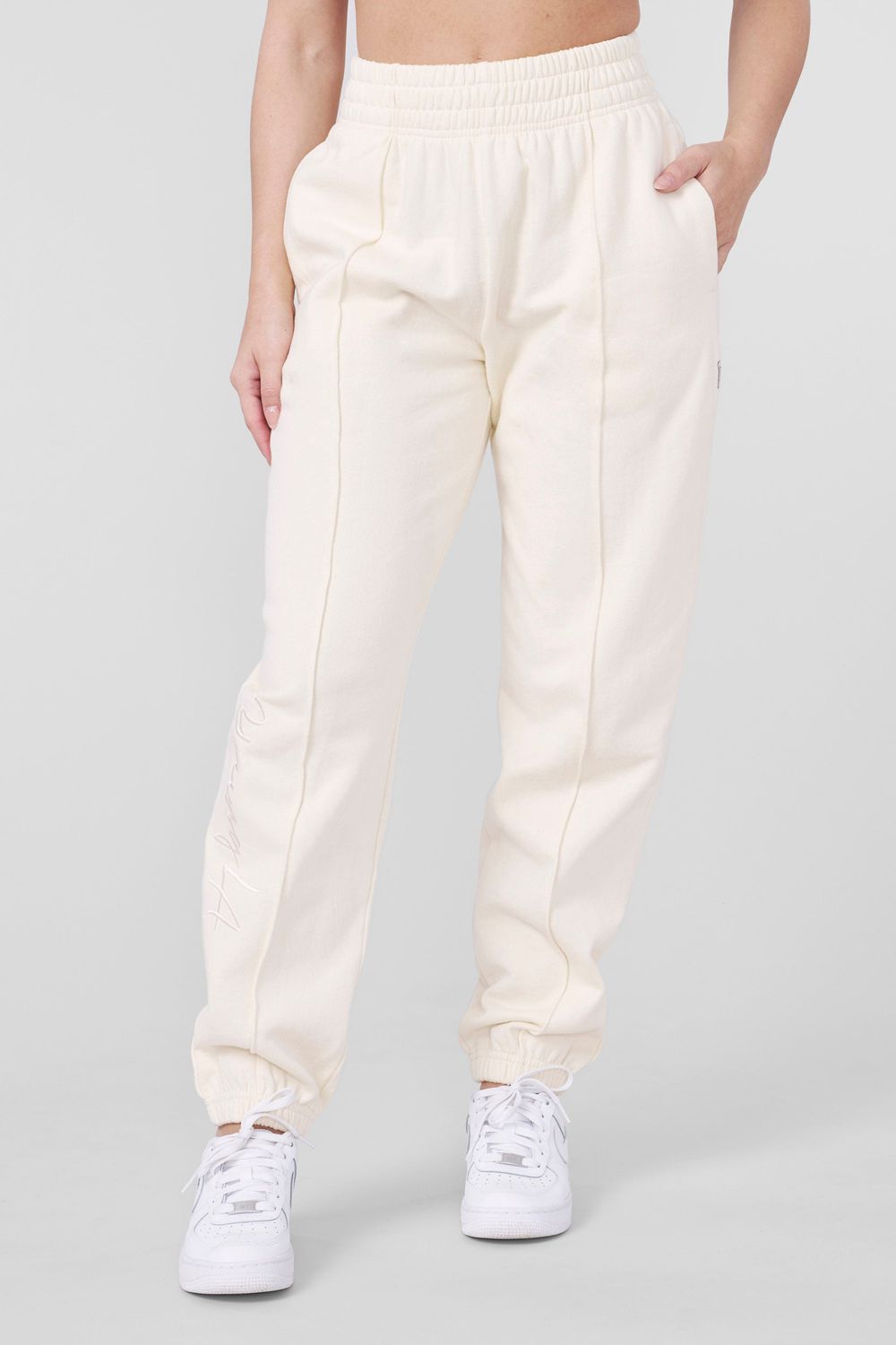 Young LA W202 - Script Joggers Wit | BMREX4895