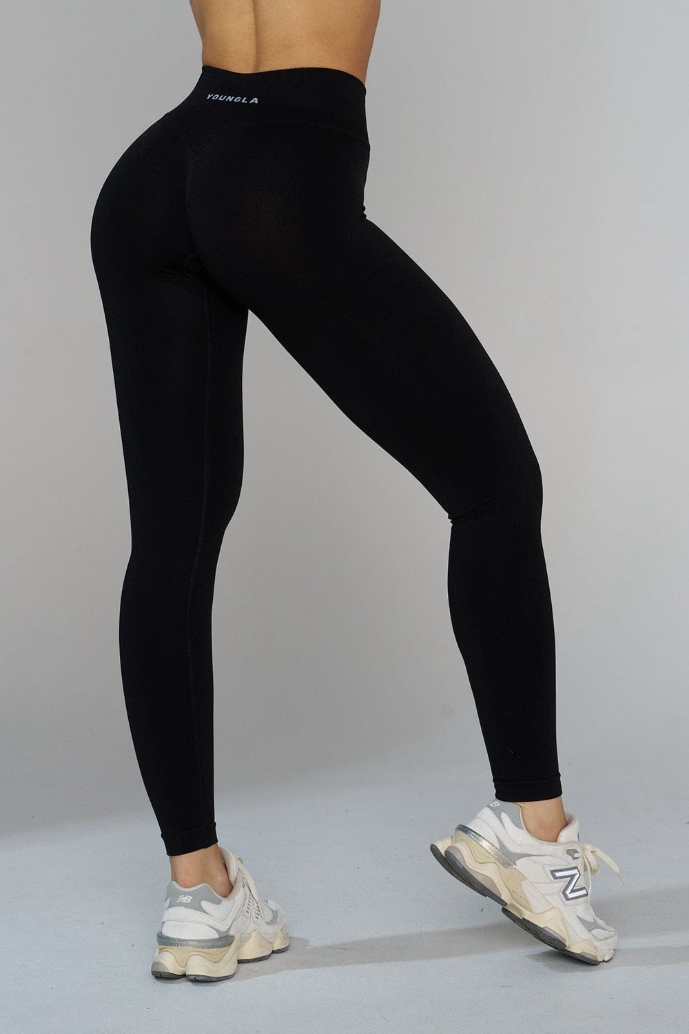 Young LA W233 - Curve Seamless Legging Zwart | ZOBPF6108