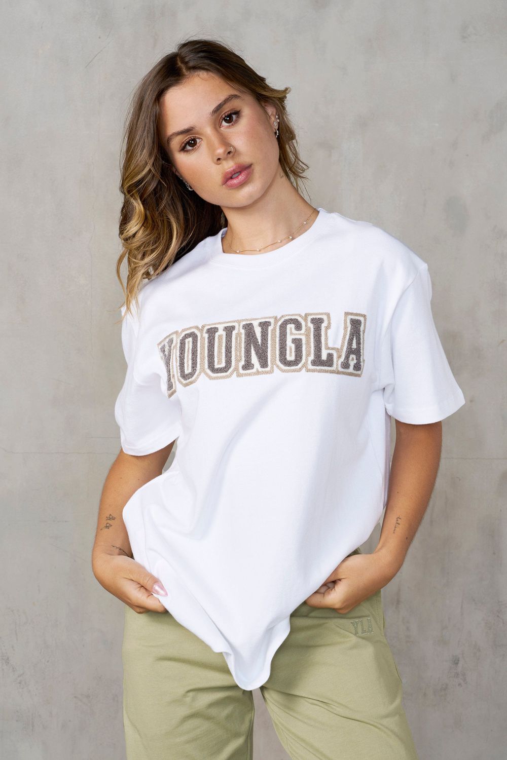 Young LA W422 Varsity Pump Tees Wit | OJEPM6293