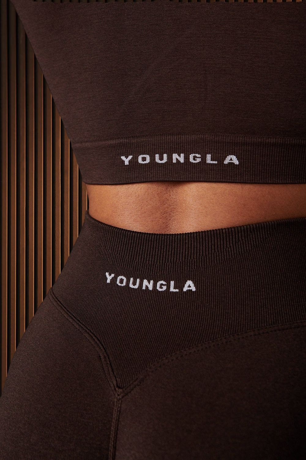 Young LA W430 - Curve Seamless Long Sleeve Donkerbruin | DZEPQ2546