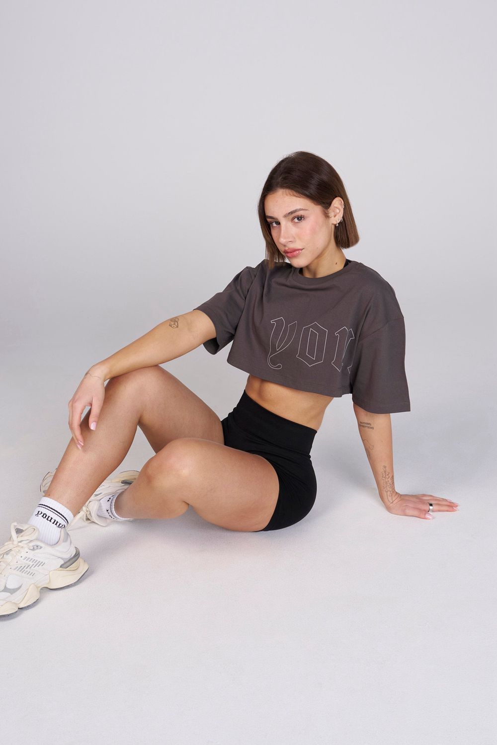 Young LA W436 - Urban Crop Tee Donkergrijs | YEICQ3984