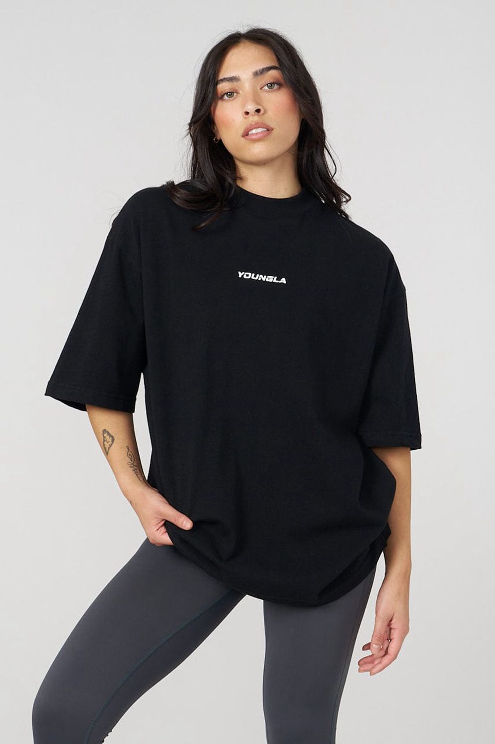 Young LA W440 Digital Oversized Tee Zwart | NPHUB7836